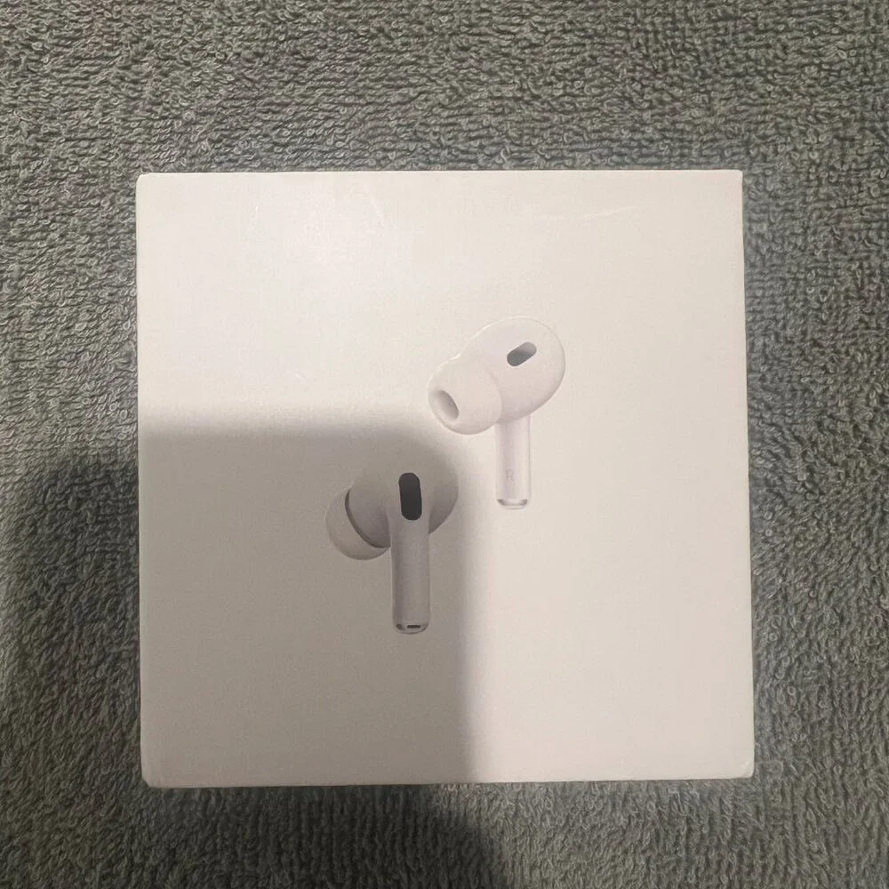 Apple Airpod pro 2nd Generation with ANC - comes with charger